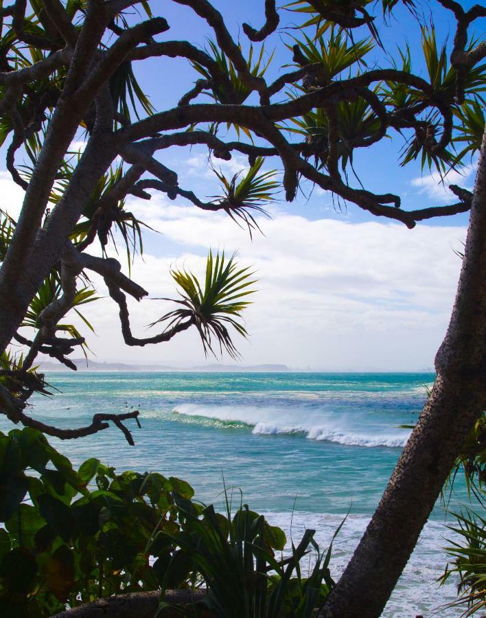 Hotel Rainbow Bay Beachhouse Coolangatta Exterior foto