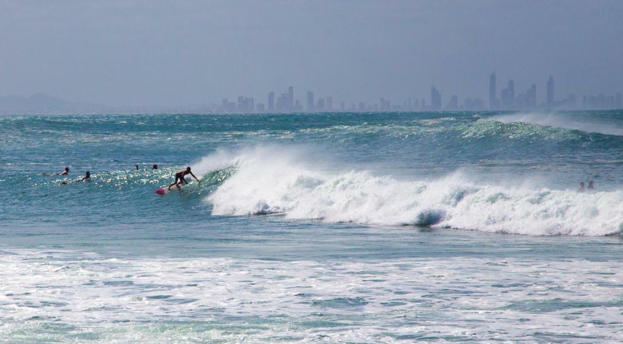 Hotel Rainbow Bay Beachhouse Coolangatta Exterior foto